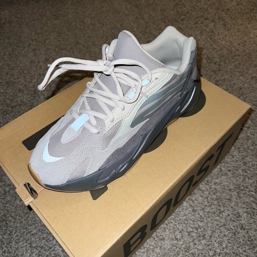 Yeezy 700